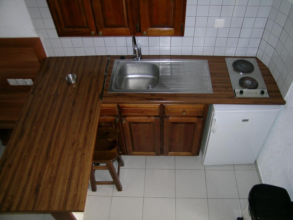 Kamares Apartments Εε Poros Town Pokój zdjęcie