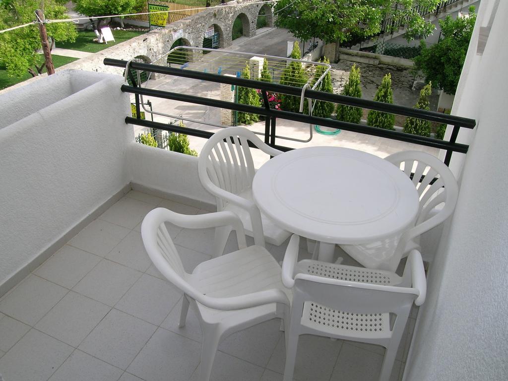 Kamares Apartments Εε Poros Town Pokój zdjęcie